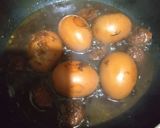 Foto langkah ke 2 dari resep Telur Coklat Masak Kecap.