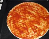 Foto del paso 2 de la receta: Pizza fácil.....😍🍷🍕