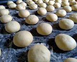 Foto langkah ke 7 dari resep Bomboloni Donat Italy Tanpa Mixer.