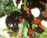 عکس مرحله 1 از دستور سالاد گوجه با سس انار