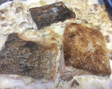 Foto del paso 8 de la receta: Salmón con nata y champiñones al horno