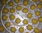 Foto langkah ke 3 dari resep Kue Kering Bola-Bola Coklat No Mixer No Oven.
