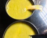 A picture of step 2 of Spring onion soup.