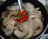 รูปขั้นตอนการทำที่ 3 ของ ต้มยำไก่น้ำข้น