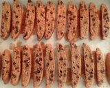 Foto langkah ke 4 dari resep Banana Choco Chips Biscotti.