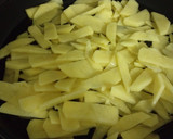Foto del paso 3 de la receta: Picantón y tomatitos asados con pimientos y patatas fritas