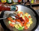 รูปขั้นตอนการทำที่ 4 ของ ผัดเปรี้ยวหวานสันคอหมู
