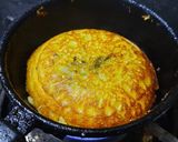 A picture of step 4 of Sooji bun rava dosa.