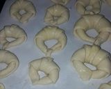 Foto del paso 5 de la receta: Medialunas de manteca 😍