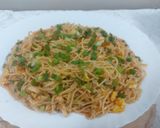 A picture of step 6 of Tomato chow mien.