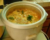 A picture of step 4 of Spicy, cheesy Tomato, mushroom noodle soup.