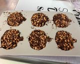 Une image de l'étape 11 de Fondants au chocolat, rice krispies, abricots et pistaches.