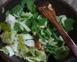 Foto langkah ke 3 dari resep Tumis Ayam Sayuran.
