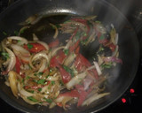 Foto del paso 1 de la receta: Calamares y mejillones con verduras
