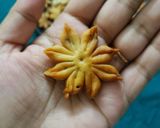 ফুল নিমকি (Flower mathari recipe in Bengali) রেসিপি ধাপ - 7 ছবি
