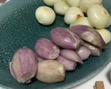 Foto del paso 1 de la receta Salsa para carne con chalotas y vino tinto