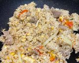 รูปขั้นตอนการทำที่ 3 ของ ข้าวผัดหมูชิ้น