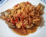 Foto langkah ke 5 dari resep Kerapu Krispi saus Pedas Manis.
