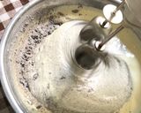 Foto langkah ke 2 dari resep Bolu Ketan Item Keju Lumer.