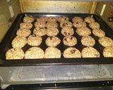 Foto langkah ke 4 dari resep Crunchy oatmeal cookies.