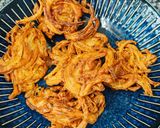 รูปขั้นตอนการทำที่ 6 ของ หอมใหญ่ทอด (Onion Fritters)