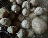 Foto langkah ke 3 dari resep Bakso sapi enak kenyal|ala abang bakso#kitaberbagi.