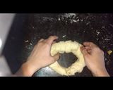A picture of step 5 of Chicken cheese bread.
