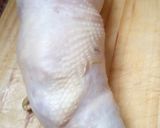 Foto del paso 4 de la receta: Pollo Arrollado, relleno de jamón, queso, morrón y aceitunas