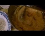 A picture of step 2 of Noreos Vaniila cupcake.