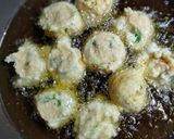 Foto langkah ke 4 dari resep Bakso Ayam Goreng.