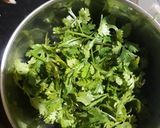 हरी मिर्च धनिया की चटनी (hari mirchi dhaniya chutney recipe in hindi) रेसिपी चरण 1 फोटो