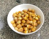 A picture of step 3 of Lotus Seed and Dried Longan Sweet Soup (Chè Hạt Sen Nhãn Nhục).