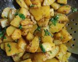 A picture of step 3 of Masala aloo.