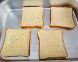 A picture of step 2 of Bread Pizza.