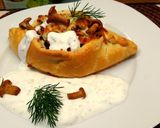 Drożdżowe pierożki z kurkami, cukinią, mięsem mielonym i sosem czosnkowym krok przepisu 5 zdjęcie