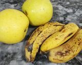 A picture of step 1 of Creamy fruit chaat.