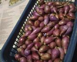 Foto langkah ke 4 dari resep Tips menyimpan bawang merah.