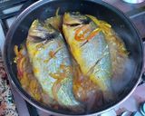 Foto del paso 9 de la receta Dorada y gambas con cebollas confitadas a la Canela y pasas
