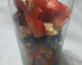Foto del paso 4 de la receta: Trifle con frutillas, dulce de leche, vainillas y arándanos