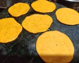 તીખી ફરસી પૂરી (Tikhi Farsi Puri Recipe In Gujarati) રેસીપી સ્ટેપ2ફોટો
