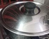 A picture of step 5 of Bhindi 2 pyaja.