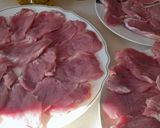 Foto del paso 1 de la receta: Solomillo de cerdo con frutos secos y huevo hilado
