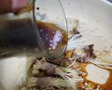 Foto langkah ke 3 dari resep Beef Enoki Roll.