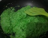 Foto langkah ke 3 dari resep Ketan kukus pandan tabur kelapa.