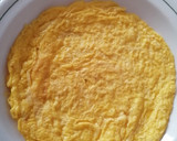 Foto del paso 5 de la receta: Tortilla de huevo con champiñones y rajas