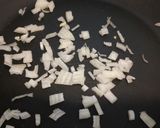 A picture of step 1 of Garganelli con funghi e pancetta.