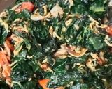 Foto langkah ke 4 dari resep Tumis Daun Pepaya & Teri Medan (pedas manis).