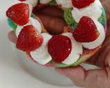 Foto langkah ke 7 dari resep Sandwich Rainbow Bagels.