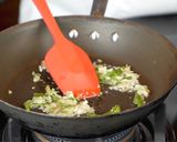 รูปขั้นตอนการทำที่ 3 ของ "ข้าวไข่ข้นกุ้งผัดพริก" ด้วยข้าวญี่ปุ่นโนริตาเกะ