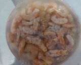 Foto langkah ke 1 dari resep Cilok Ebi Kuah Kacang.